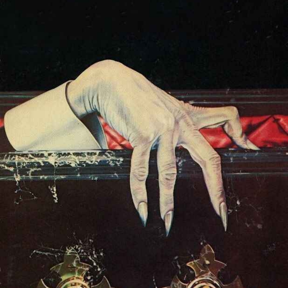 The Fashion Necromancer 🥀⚰️🪦